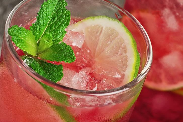 Alcohol-free Wine Spritzer Alcohol-free Wine Spritzer